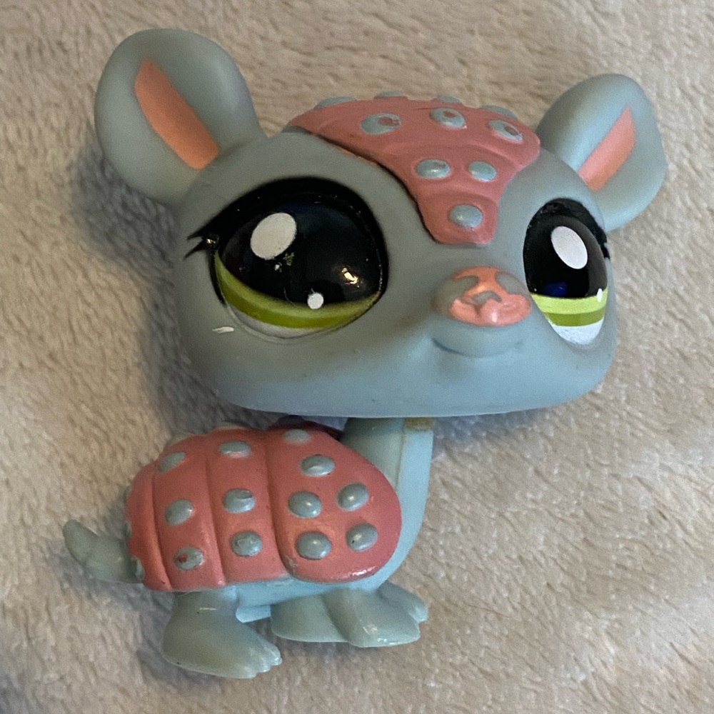 2008 Authentic Hasbro Littlest Pet Shop LPS Blue grey Pink Armadillo #1736